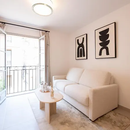 Oscar, De Standing Apartment